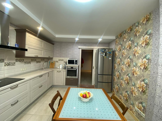 Продам двухкомнатную (2-комн.) квартиру, Красногорский б-р, 10, Красногорск г