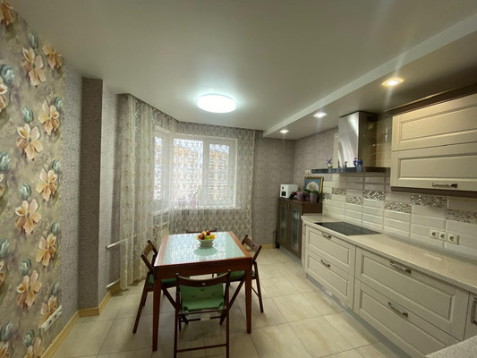 Продам двухкомнатную (2-комн.) квартиру, Красногорский б-р, 10, Красногорск г