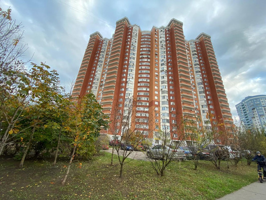 Продам двухкомнатную (2-комн.) квартиру, Красногорский б-р, 10, Красногорск г