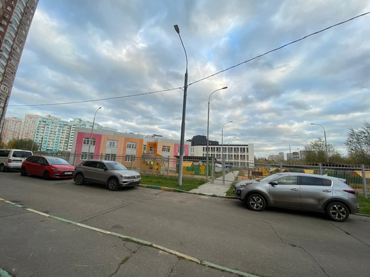 Продам двухкомнатную (2-комн.) квартиру, Красногорский б-р, 10, Красногорск г