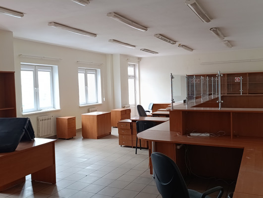 Продам торговое помещение 2 561,9 м2, Большая Окружная ул, 3а, Калининград г