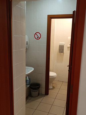 Продам торговое помещение 2 561,9 м2, Большая Окружная ул, 3а, Калининград г