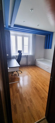 Продам трехкомнатную (3-комн.) квартиру, Строителей ул, 4, Котельники г