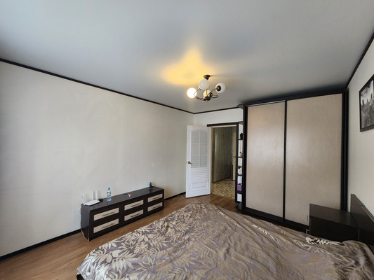 Продам двухкомнатную (2-комн.) квартиру, 12, Русско-Высоцкое с