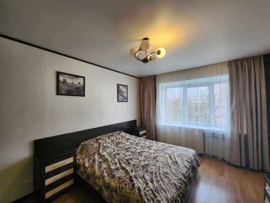 Продам двухкомнатную (2-комн.) квартиру, 12, Русско-Высоцкое с