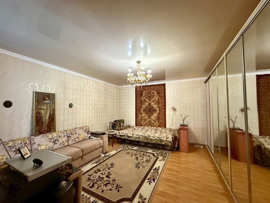 Продам однокомнатную (1-комн.) квартиру, Желябова ул, 28, Симферополь г