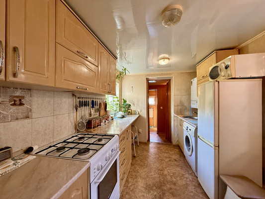 Продам однокомнатную (1-комн.) квартиру, Желябова ул, 28, Симферополь г