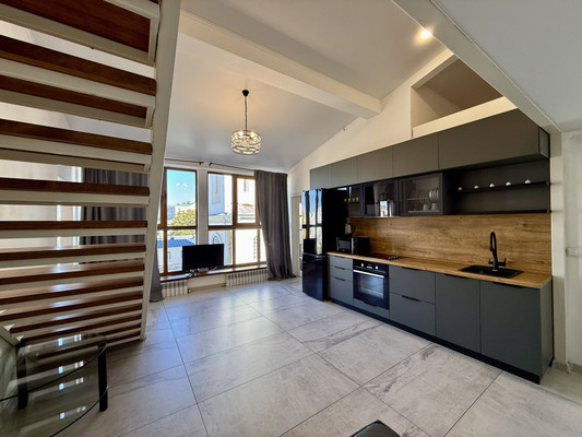 Продам многокомнатную квартиру, Петропавловская ул, 15, Симферополь г