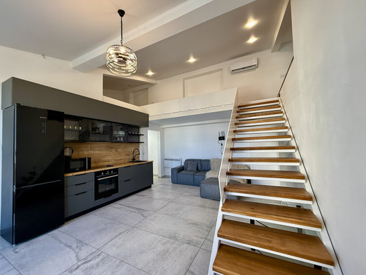 Продам многокомнатную квартиру, Петропавловская ул, 15, Симферополь г