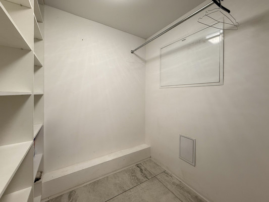 Продам многокомнатную квартиру, Петропавловская ул, 15, Симферополь г