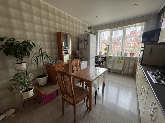 Продам двухкомнатную (2-комн.) квартиру, Луговая ул, 71к4, Яблоновский пгт