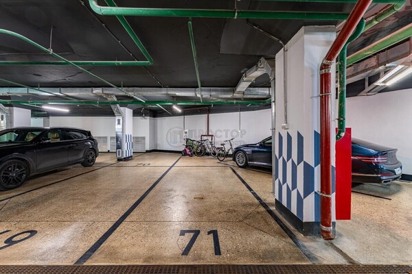 Продам двухкомнатную (2-комн.) квартиру, Адмирала Макарова ул, 6А, Москва г