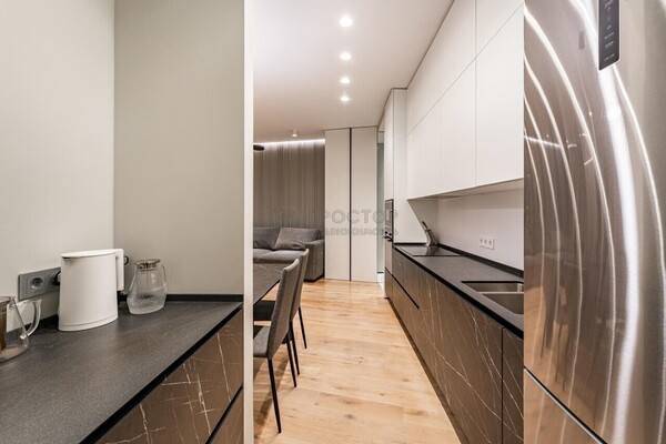 Продам двухкомнатную (2-комн.) квартиру, Адмирала Макарова ул, 6А, Москва г