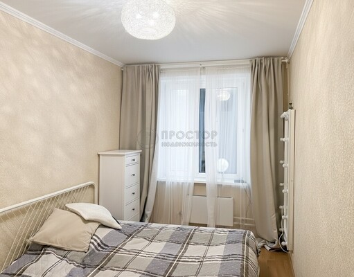 Продам двухкомнатную (2-комн.) квартиру, Генерала Антонова ул, 10, Москва г