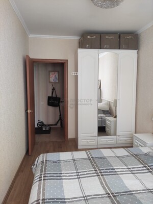 Продам двухкомнатную (2-комн.) квартиру, Генерала Антонова ул, 10, Москва г