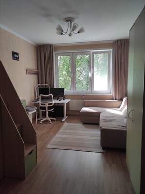 Продам двухкомнатную (2-комн.) квартиру, Генерала Антонова ул, 10, Москва г