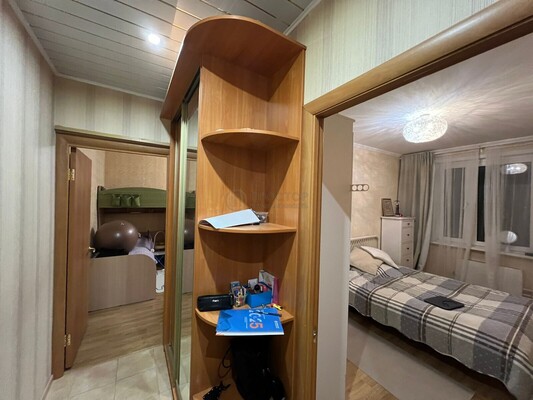 Продам двухкомнатную (2-комн.) квартиру, Генерала Антонова ул, 10, Москва г