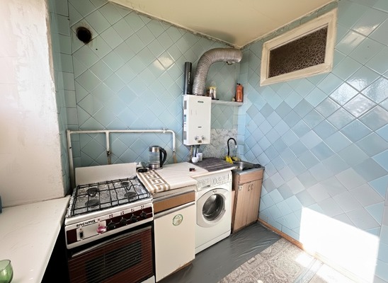 Продам двухкомнатную (2-комн.) квартиру, Киевская ул, 100, Симферополь г