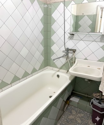 Продам двухкомнатную (2-комн.) квартиру, Киевская ул, 100, Симферополь г