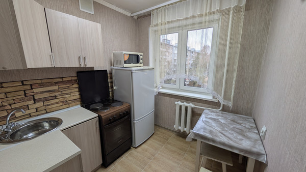 Продам двухкомнатную (2-комн.) квартиру, Рябикова б-р, 5-а, Иркутск г