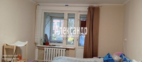 Продам трехкомнатную (3-комн.) квартиру, Гагарина ул, 4, Кузнечное гп