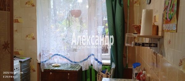 Продам трехкомнатную (3-комн.) квартиру, Гагарина ул, 4, Кузнечное гп