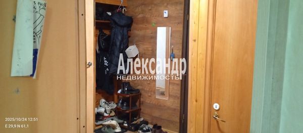 Продам трехкомнатную (3-комн.) квартиру, Гагарина ул, 4, Кузнечное гп