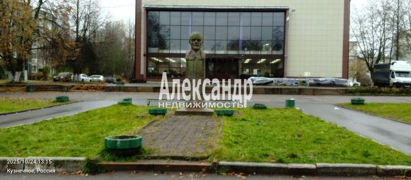 Продам трехкомнатную (3-комн.) квартиру, Гагарина ул, 4, Кузнечное гп