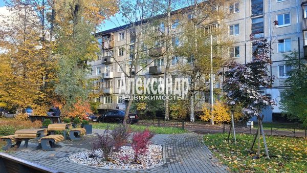 Продам двухкомнатную (2-комн.) квартиру, Карпинского ул, 31к2, Санкт-Петербург г