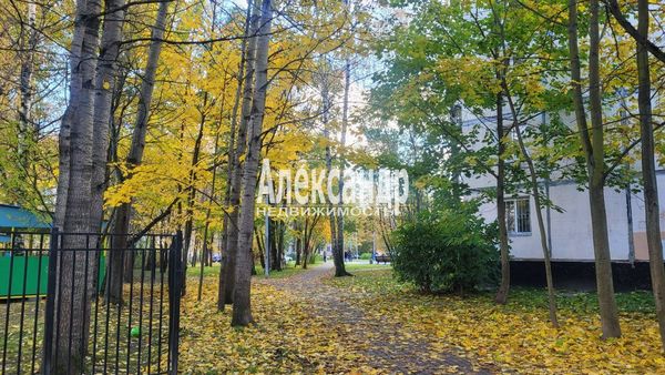 Продам двухкомнатную (2-комн.) квартиру, Карпинского ул, 31к2, Санкт-Петербург г