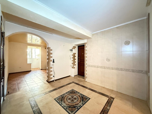 Продам многокомнатную квартиру, Кирова ул, 1ка, Нальчик г