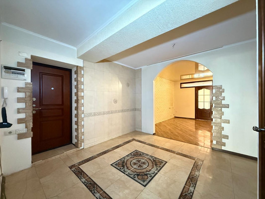 Продам многокомнатную квартиру, Кирова ул, 1ка, Нальчик г