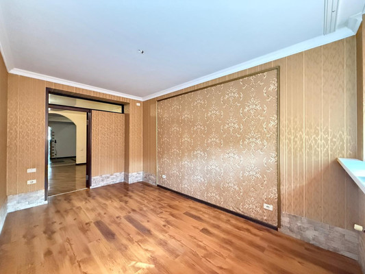 Продам многокомнатную квартиру, Кирова ул, 1ка, Нальчик г