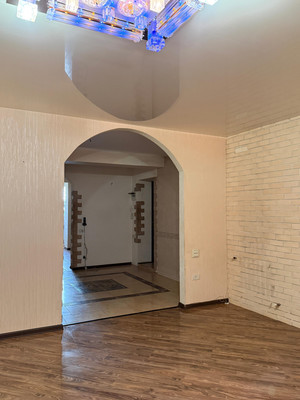 Продам многокомнатную квартиру, Кирова ул, 1ка, Нальчик г