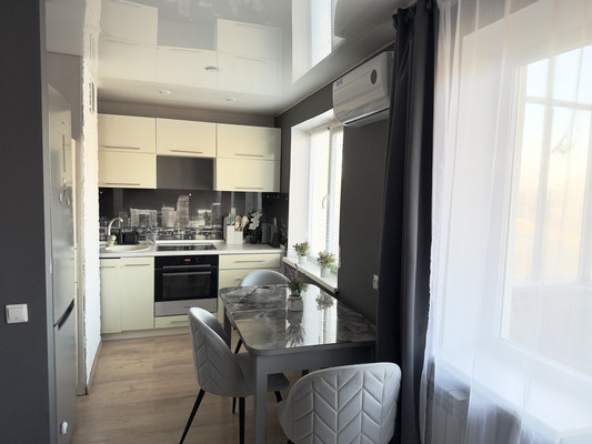 Продам двухкомнатную (2-комн.) квартиру, Карла Либкнехта ул, 8, Нижний Тагил г