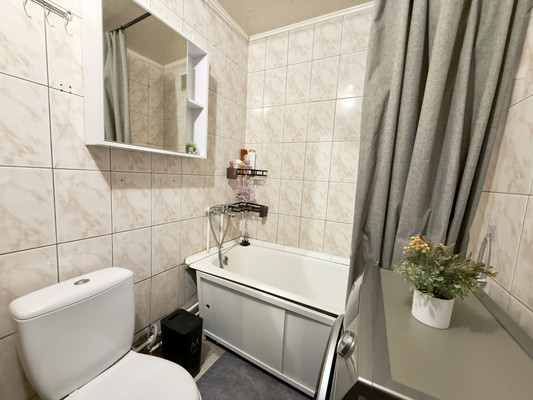 Продам двухкомнатную (2-комн.) квартиру, Карла Либкнехта ул, 8, Нижний Тагил г