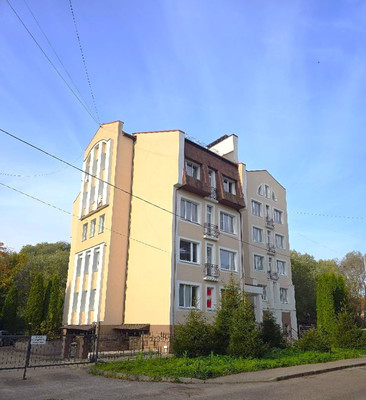 Продам многокомнатную квартиру, Верхнеозерная ул, 2Б, Калининград г