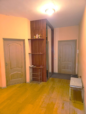 Продам многокомнатную квартиру, Верхнеозерная ул, 2Б, Калининград г