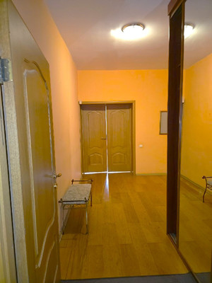 Продам многокомнатную квартиру, Верхнеозерная ул, 2Б, Калининград г