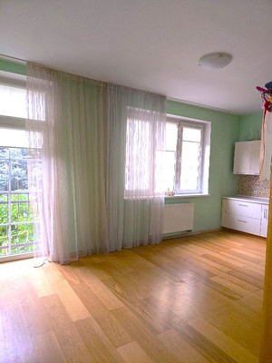 Продам многокомнатную квартиру, Верхнеозерная ул, 2Б, Калининград г