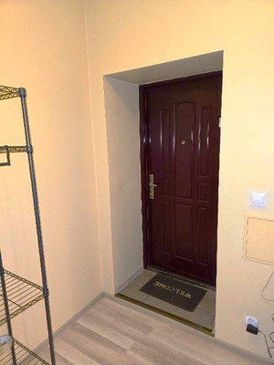 Продам многокомнатную квартиру, Верхнеозерная ул, 2Б, Калининград г