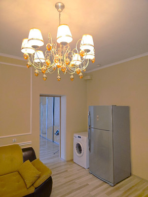 Продам многокомнатную квартиру, Верхнеозерная ул, 2Б, Калининград г