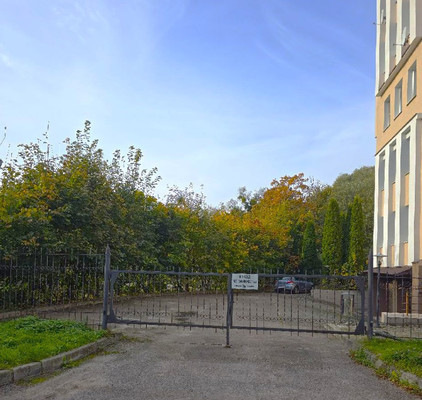 Продам многокомнатную квартиру, Верхнеозерная ул, 2Б, Калининград г