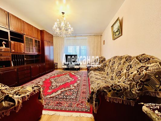 Продам двухкомнатную (2-комн.) квартиру, Бадаева ул, 6к1, Санкт-Петербург г