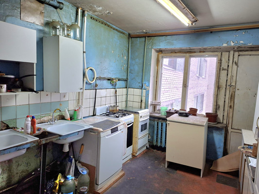 Продам комнату в 8-комн. квартире, Демьяна Бедного ул, 24к1, Санкт-Петербург г