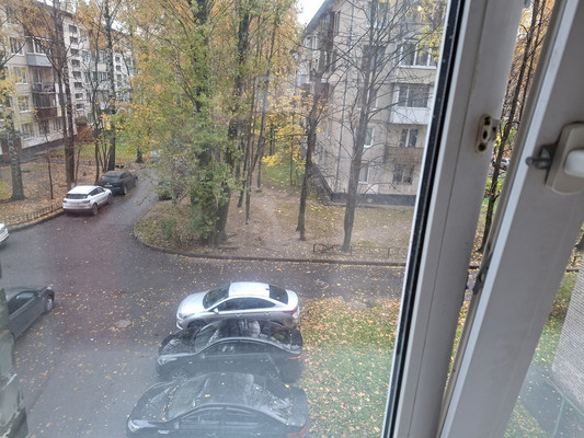 Продам комнату в 8-комн. квартире, Демьяна Бедного ул, 24к1, Санкт-Петербург г
