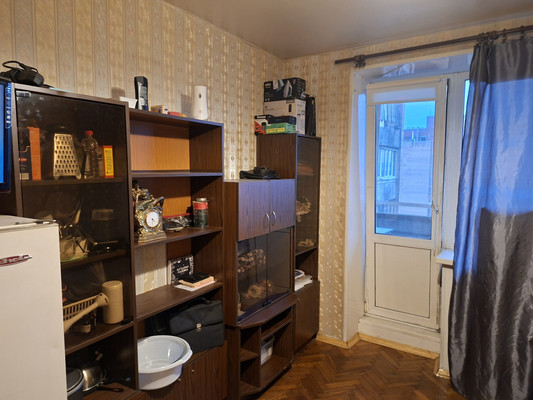Продам комнату в 12-комн. квартире, Суздальский пр-кт, 61к1, Санкт-Петербург г
