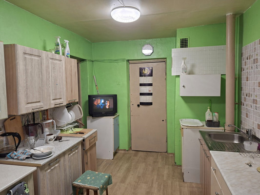 Продам комнату в 12-комн. квартире, Суздальский пр-кт, 61к1, Санкт-Петербург г