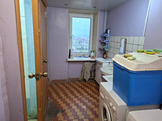 Продам комнату в 12-комн. квартире, Суздальский пр-кт, 61к1, Санкт-Петербург г
