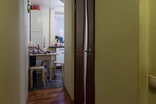 Продам двухкомнатную (2-комн.) квартиру, 6-я Парковая ул, 27, Москва г